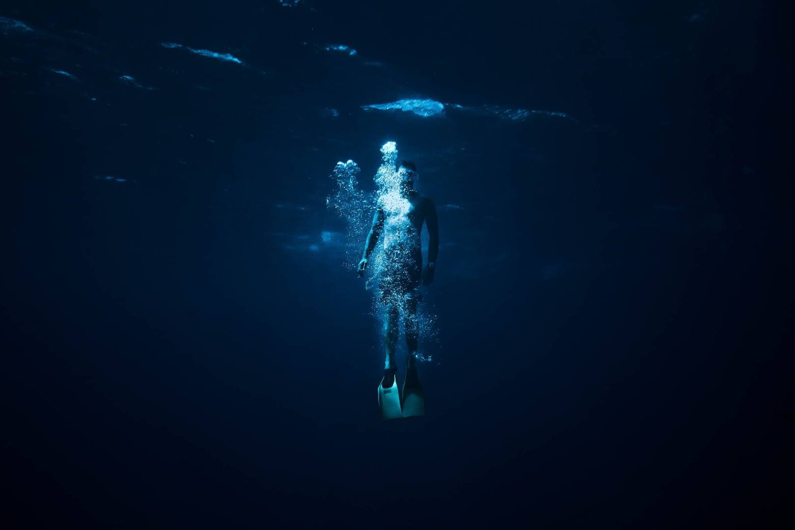 thalassophobia-fear-of-the-ocean-or-other-large-deep-water-bodies